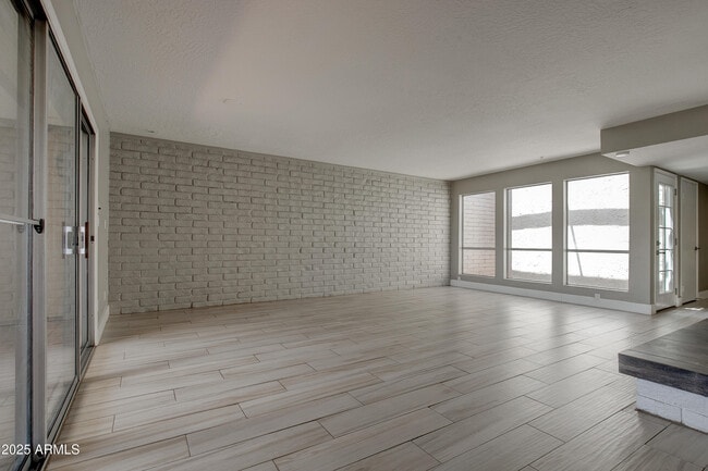 Building Photo - 5321 N 79th Way