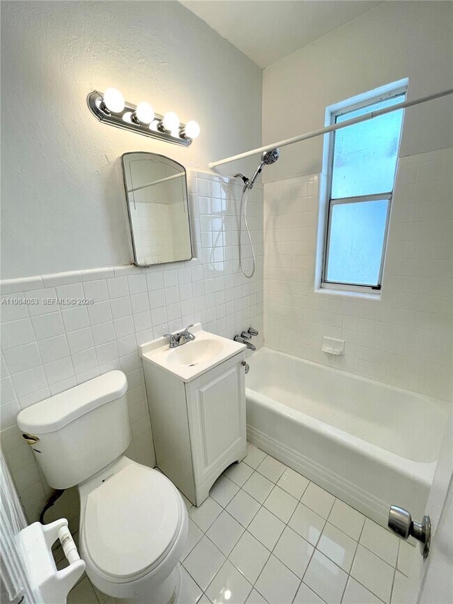 Building Photo - 1030 Jefferson Ave