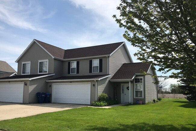 Building Photo - Meadowlark Townhomes