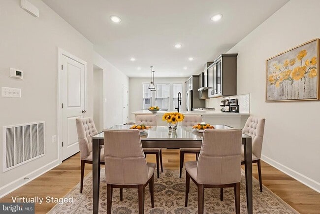 Building Photo - 7355 Mountaineer Dr