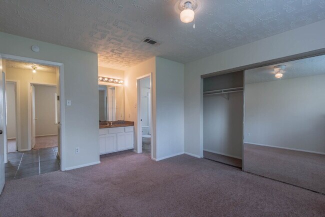 Building Photo - 8314 Poplar Ridge Ln