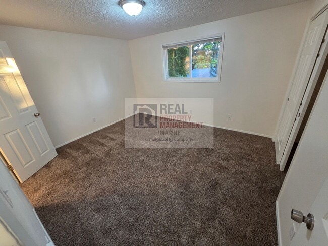 Building Photo - Check out this wonderful 2.0 bedroom, 2.0 ...