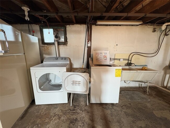 Building Photo - 308 Odell Ave