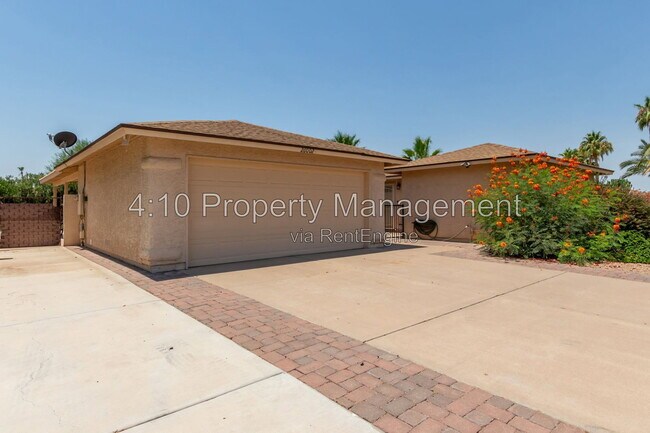 Building Photo - 26002 S La Cite Dr