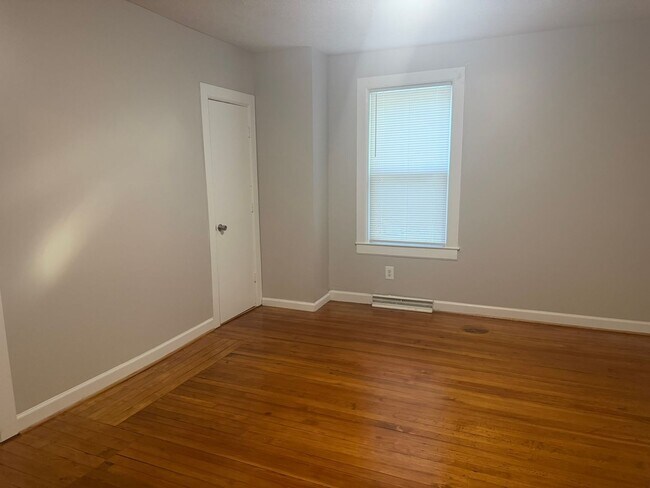 Building Photo - Large home for rent!