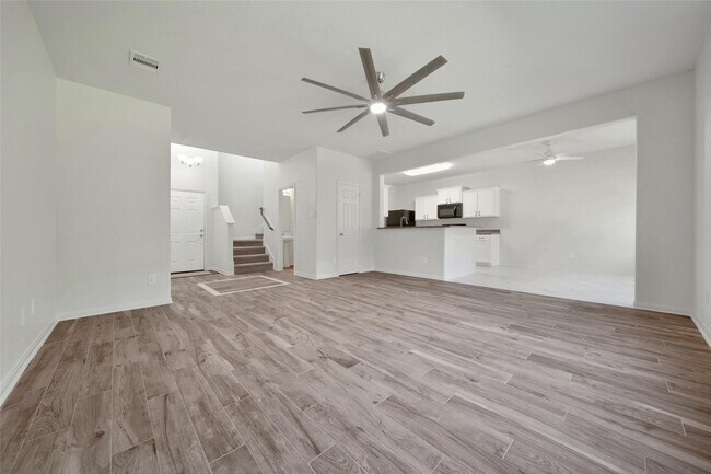 Building Photo - 305 Crooked Pine Court