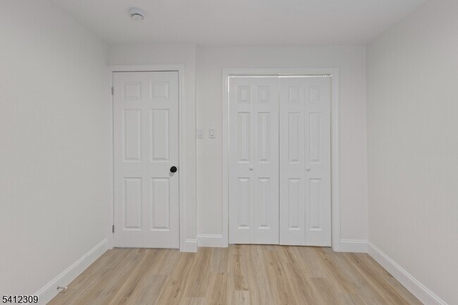 Building Photo - 676 Chestnut St