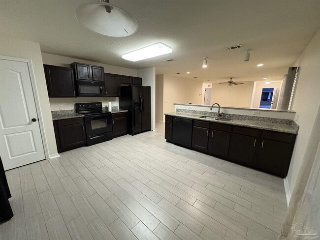 Building Photo - 477 Evening Falls Dr