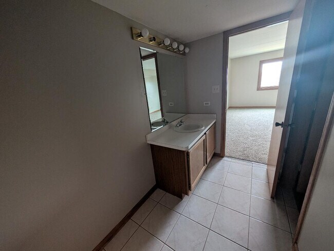 Building Photo - 8809 S 79th Ave