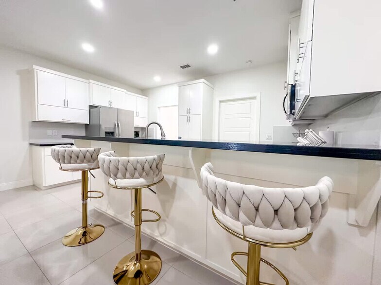 Building Photo - 1413 Keeton Ave