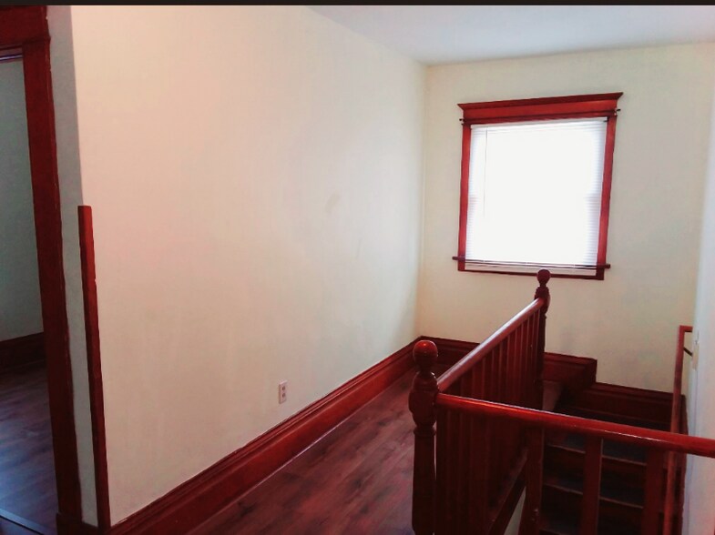 Building Photo - 111 7th St NE