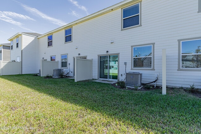 Building Photo - 9833 Fiddleback Ln