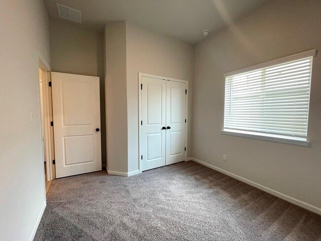 Building Photo - 149 Patrick Herndon Dr