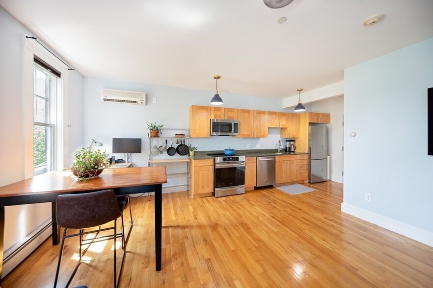 Building Photo - 432 Norfolk St