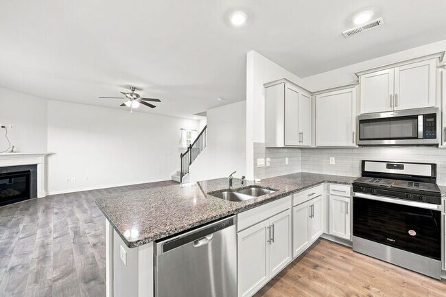 Building Photo - 2509 Summersby Dr