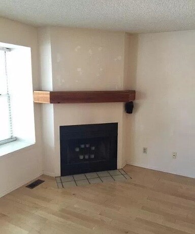 Building Photo - 4665 S Dillon Ct