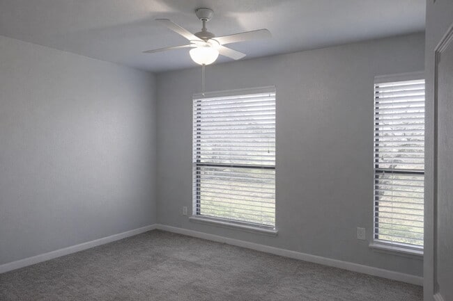 Building Photo - 105 Star