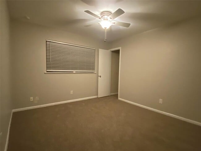 Building Photo - 9000 Currywood Dr