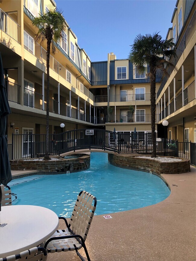 Building Photo - 921 Marine Dr