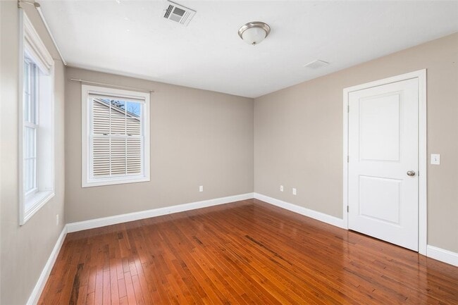 Building Photo - 227 Marshall Ave