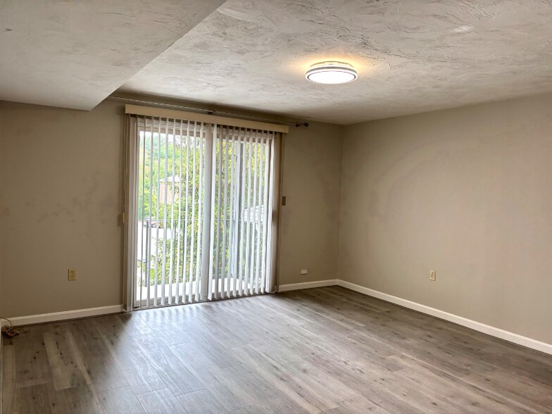 Building Photo - 364 Neponset St