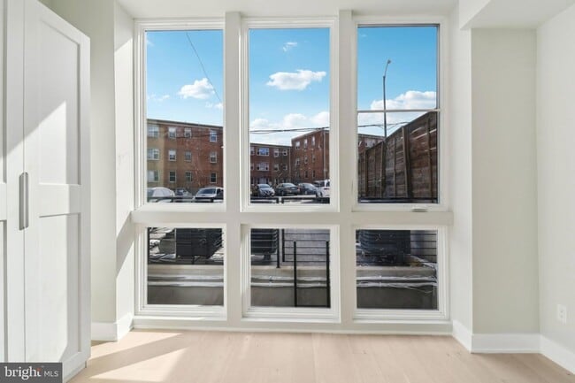 Building Photo - 2213 M St NE