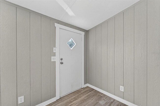 Building Photo - 39256 Lizabeth Cir