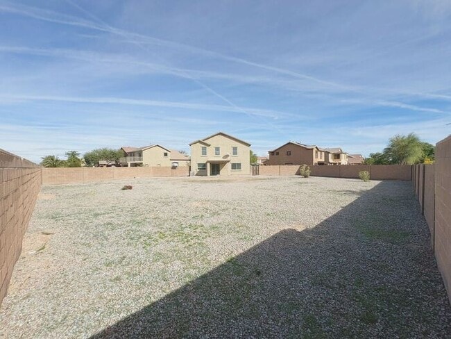 Building Photo - 4BR / 2.5BA Home with Expansive Lot – 2-Car Garage, Community Pools & Golf