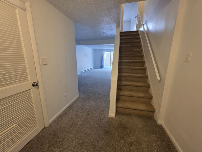 Building Photo - 38 Maxwell Dr