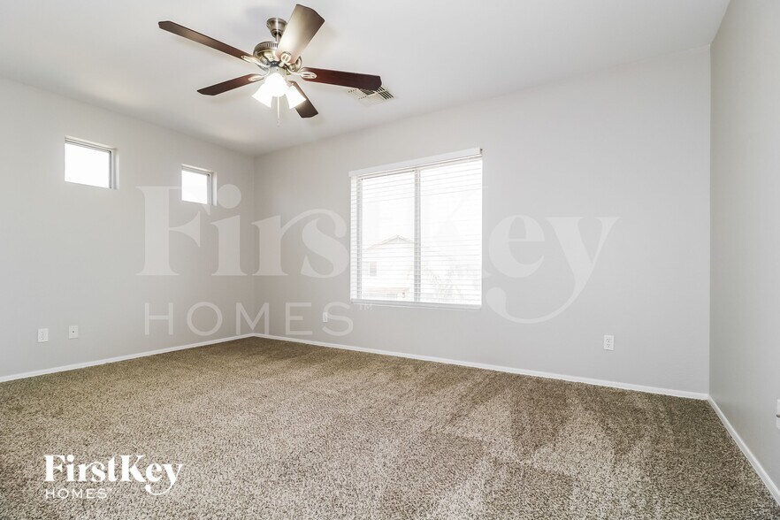 Building Photo - 1167 S 225th Ln