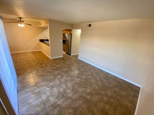 Building Photo - Phoenix 2 Bed 2 Bath Condo Near Airport an...