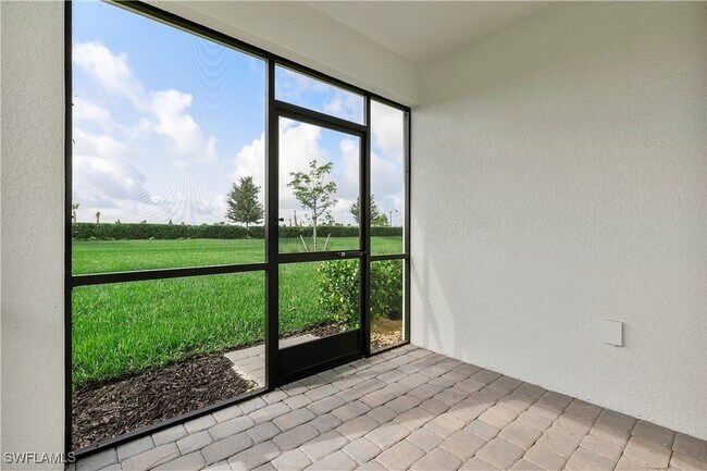 Building Photo - 42392 Cascade Dr