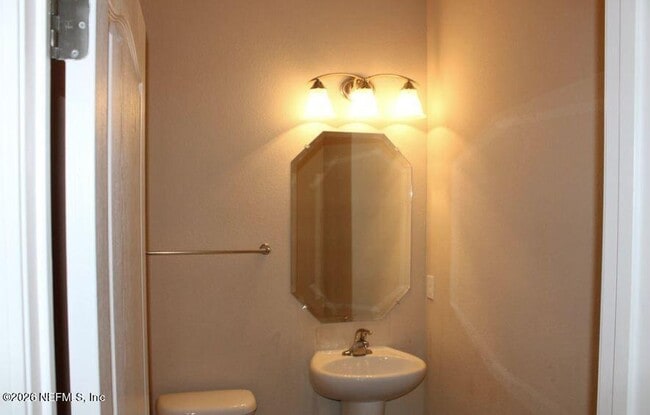 Building Photo - 16404 Magnolia Grove Way