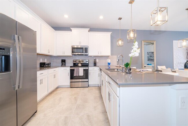 Building Photo - 8861 Cabot Cliffs Dr