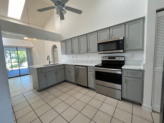 Building Photo - $1,875 ** ANNUAL ** Available 10/15/25 - Newly Renovated ** 3/2 Single Family Home with Oversized...