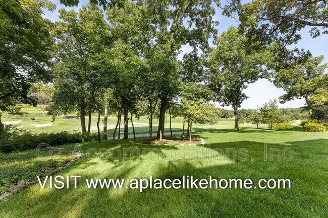 Building Photo - 16690 Country Club Dr