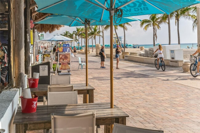 Building Photo - 324 Indiana St