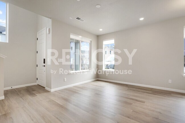 Building Photo - 421 Millwall Cir