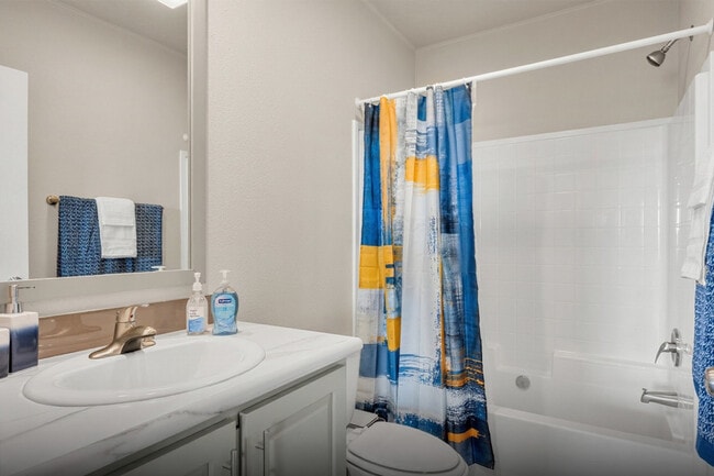 Building Photo - 421 Bluegrass Way