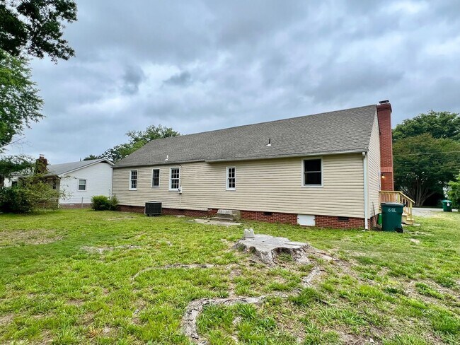 Building Photo - 2517 Williams St