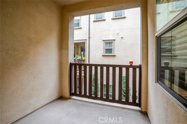 Building Photo - 863 Iris Way