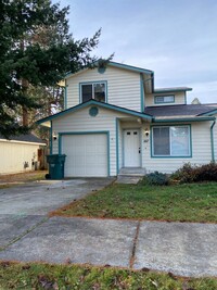 Building Photo - Available Now! 2 Bedroom 1.5 Bath with Att...
