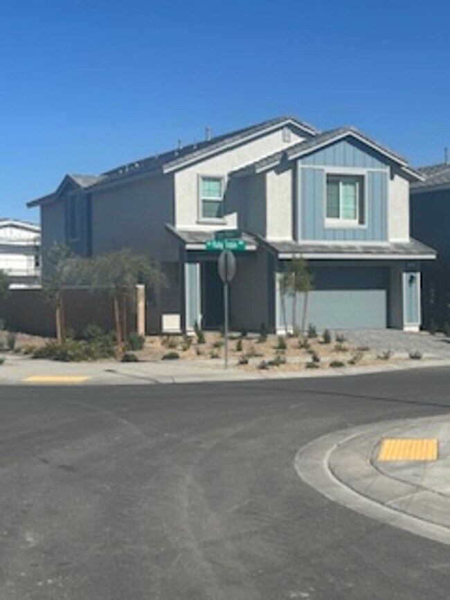 Building Photo - Spacious New Home with 5 Bedrooms in Hende...