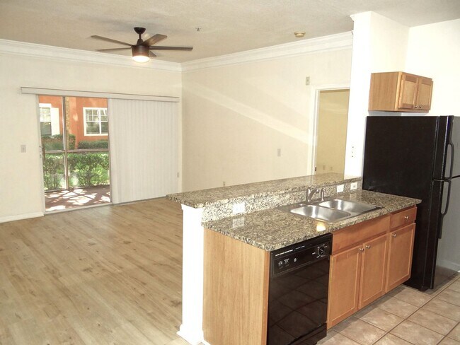 Building Photo - 2 bed 2 bath condo - South Tampa