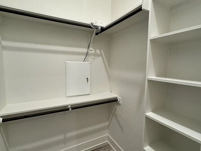 Building Photo - Modern Farmhouse montopolis