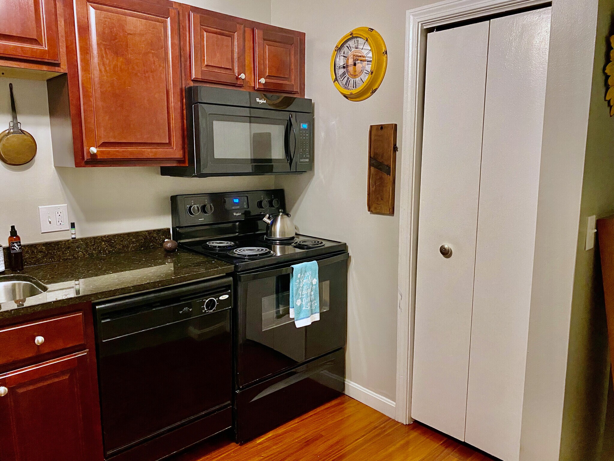 Building Photo - 120 Fisherville Rd