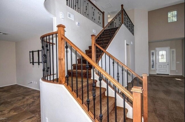 Building Photo - Stunning 4BR House in Phoenix with sparkling pool, resort style backyard and solar panles