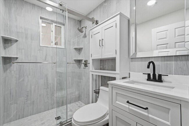 Building Photo - 38466 N Basin Rd