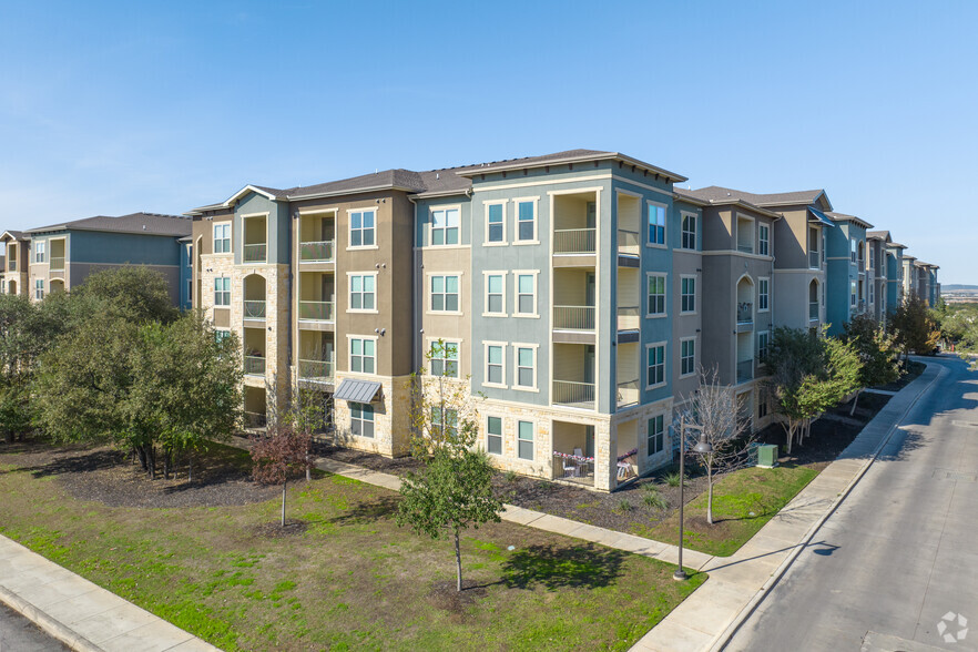 Primary Photo - The Mark at Huebner Oaks