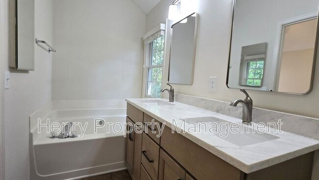 Building Photo - 100 Mint Hill Dr